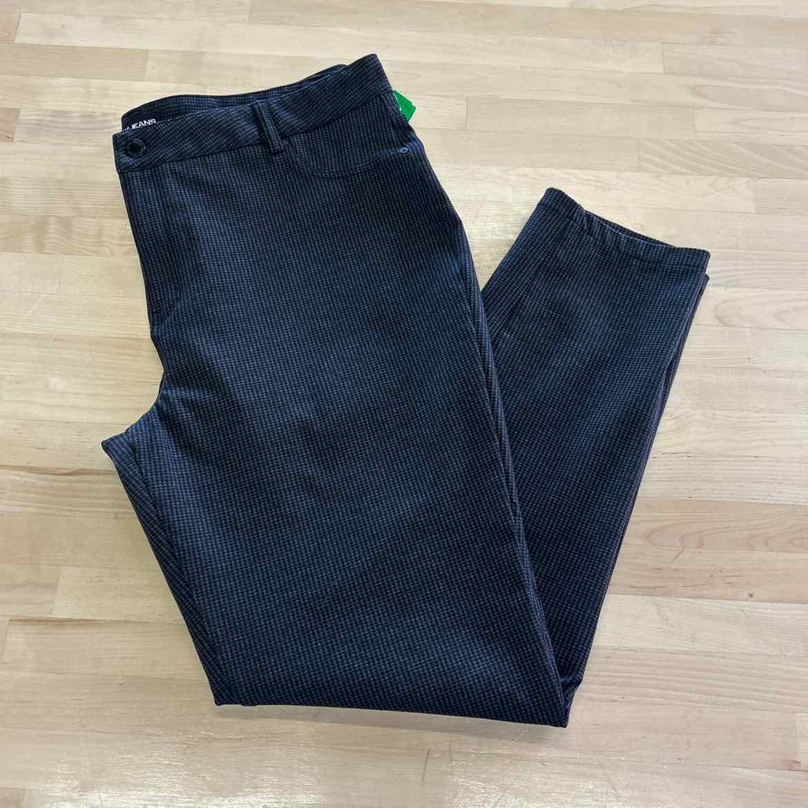 DKNY Size XL Gradient Preloved Pants