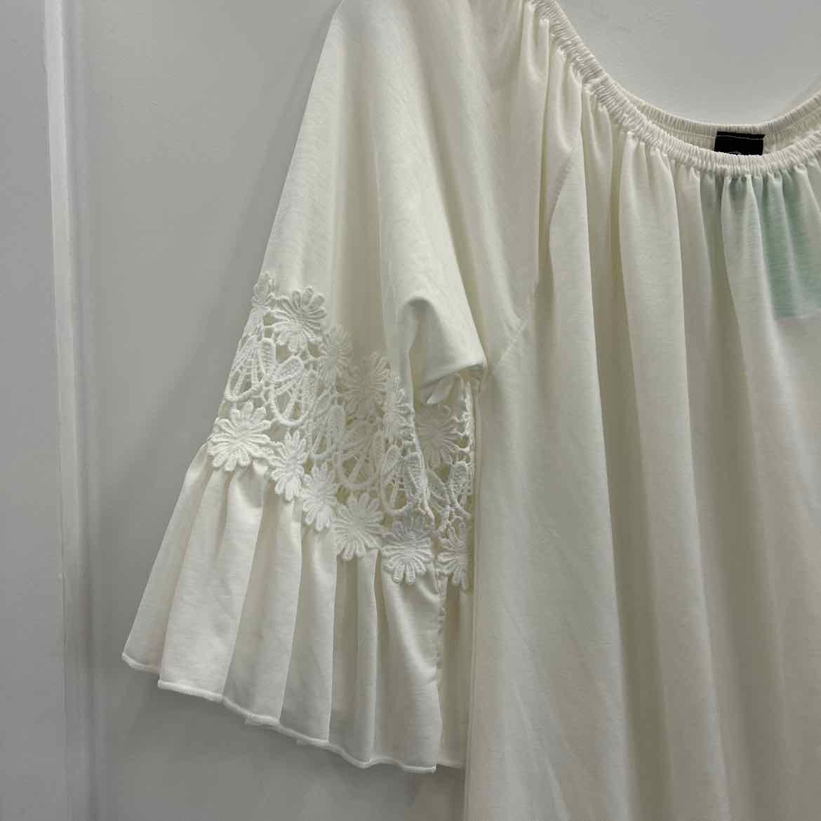 win win Size S/M White Alligator Preloved Tunic