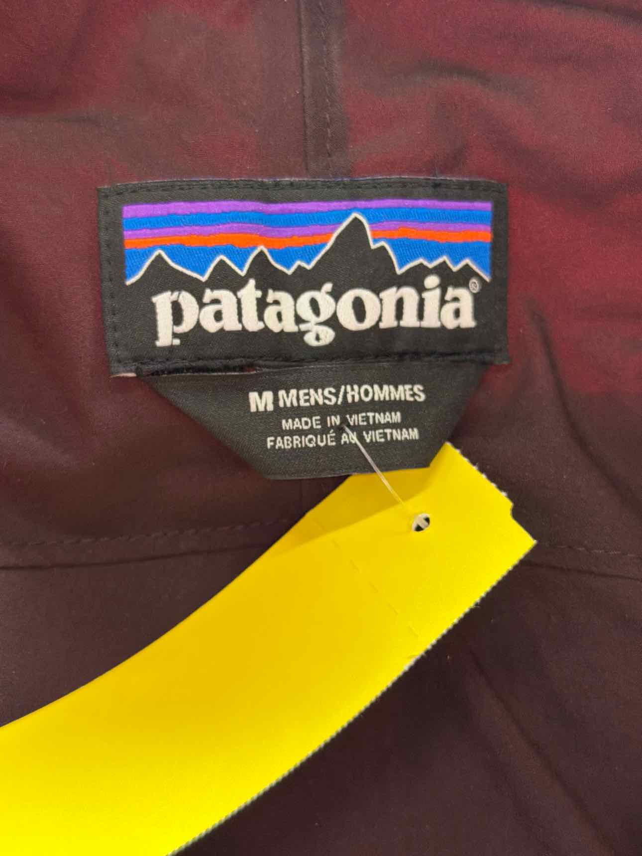 Patagonia Size M Red MENS Jacket