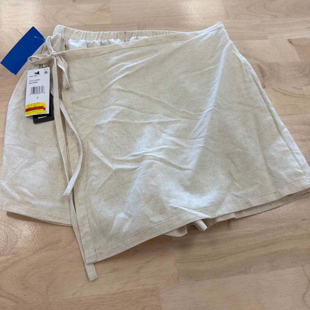 BCX Women Size S Tan New Shorts