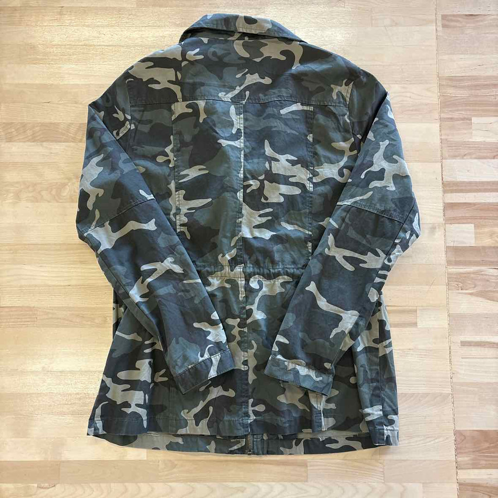 Active USA Size L Green Camoflage Jacket - Outdoor