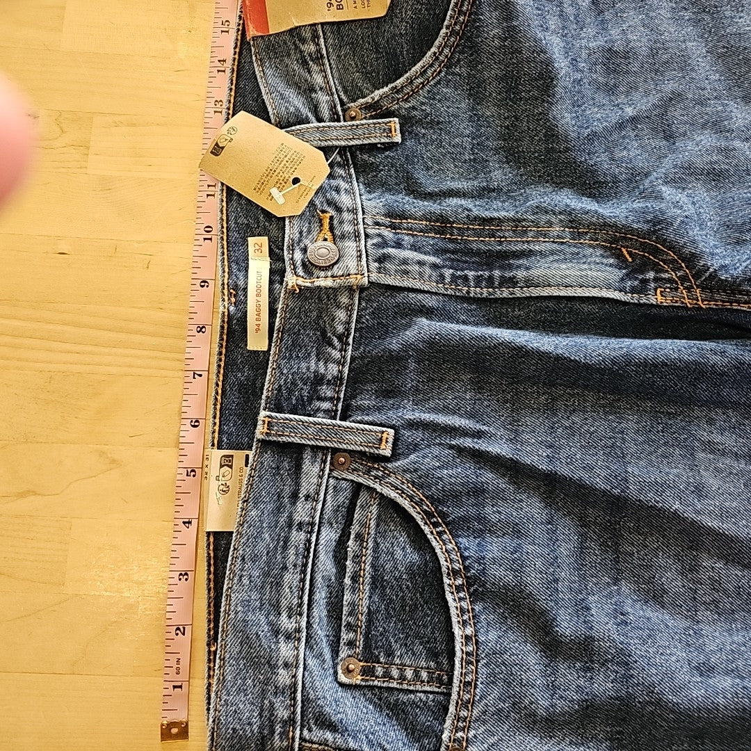 Levis Womens 94 Baggy Bootcut Jeans