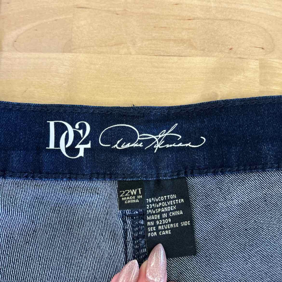 DG2 Size 22W Denim New Capris