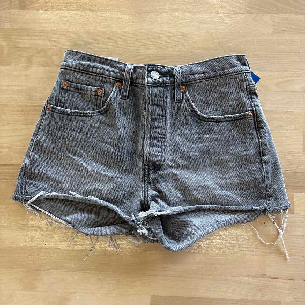 Levi's Size 26 Gray Shorts