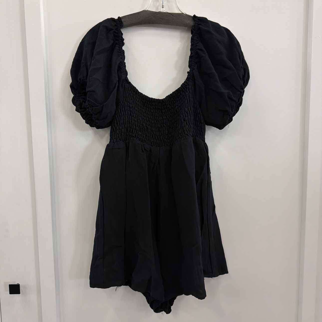 Le Lis Size M Black Preloved Dress