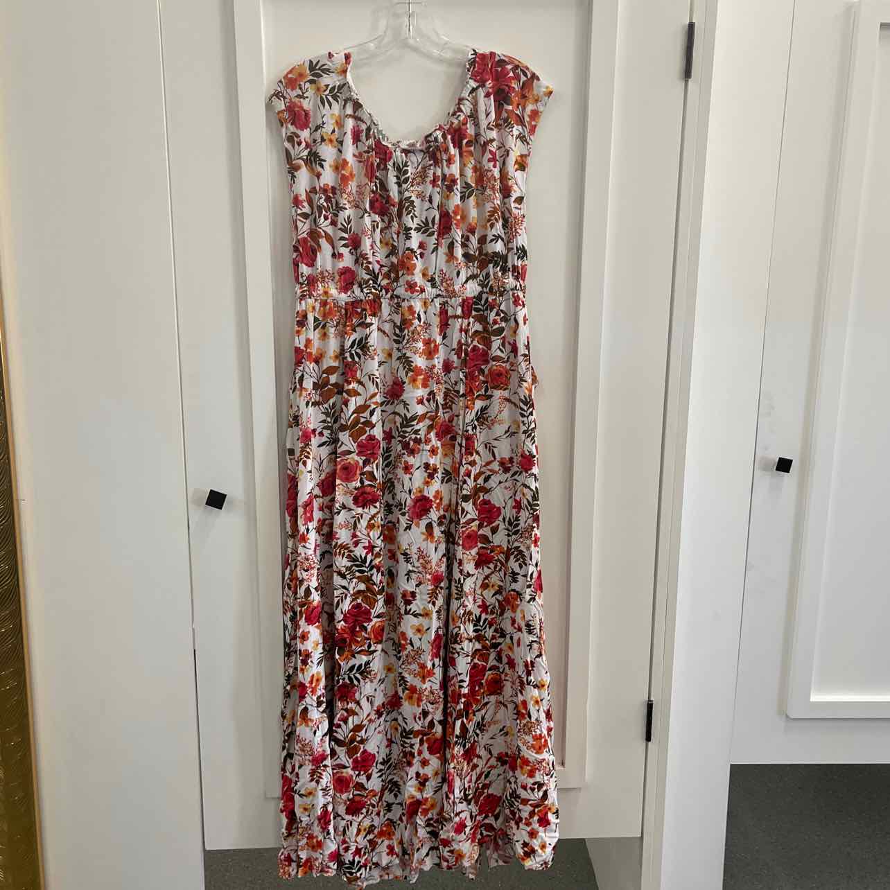 Torrid Size 1 White Red New Dress