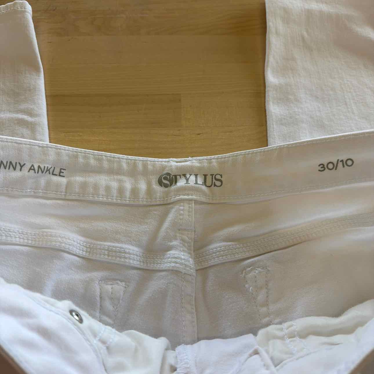 Stylus Size 10 White Preloved Pants
