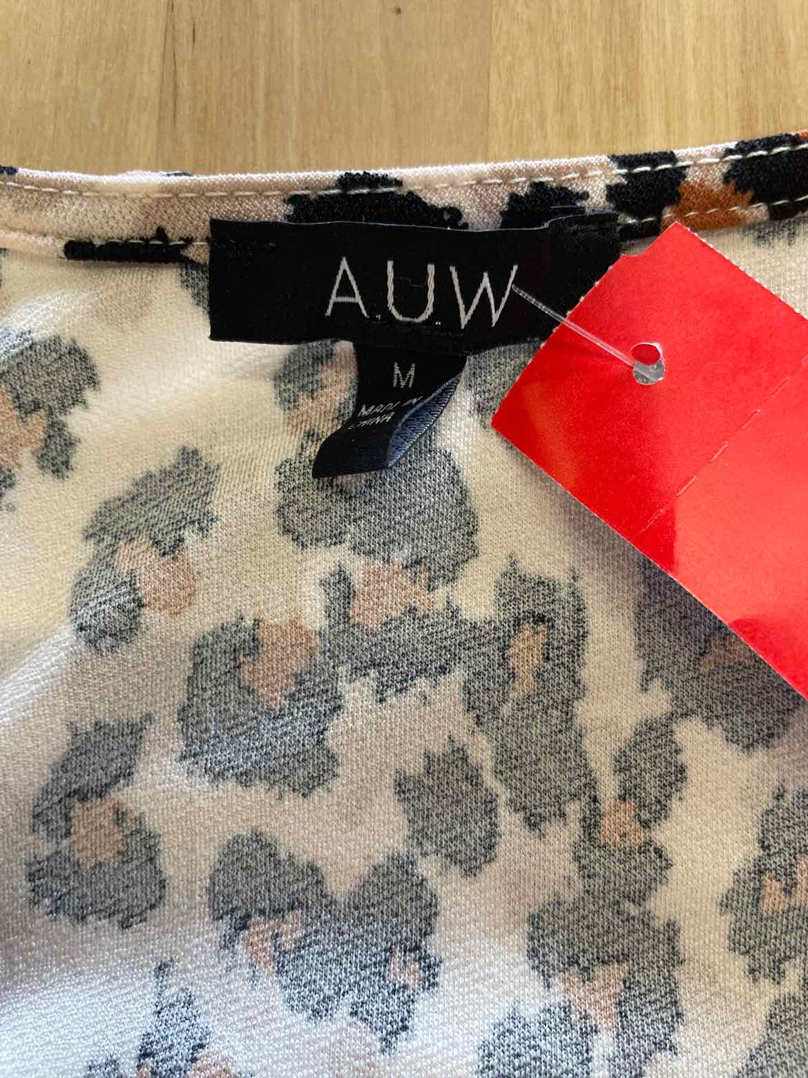 AUW Size M Black & Brown Knit Top