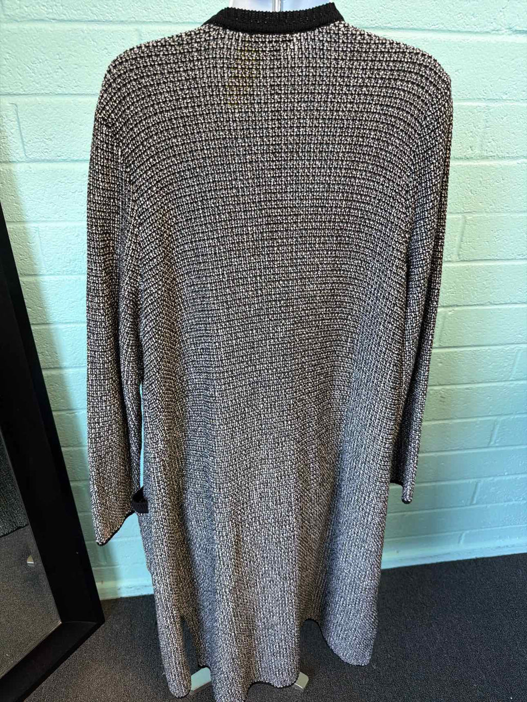J Jill Size L BLACK & WHITE Sweater