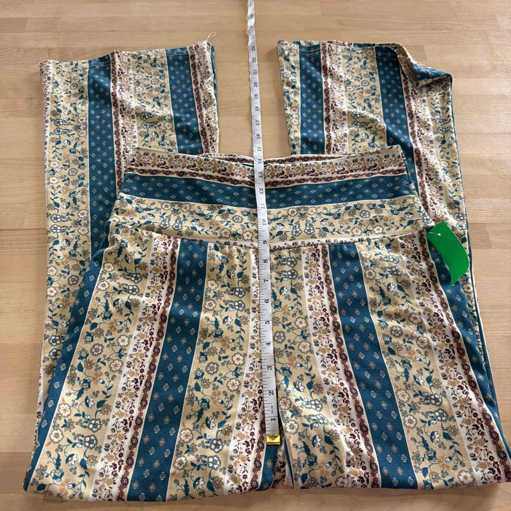 Shosho Size XL Tan & green Preloved Lounge