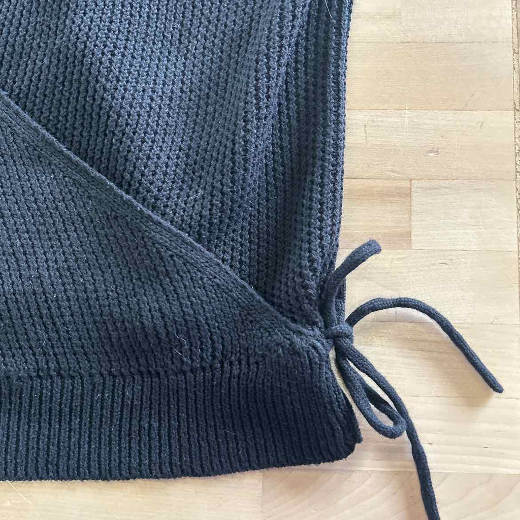 Willow & Root Size M Black Knit Preloved Tank