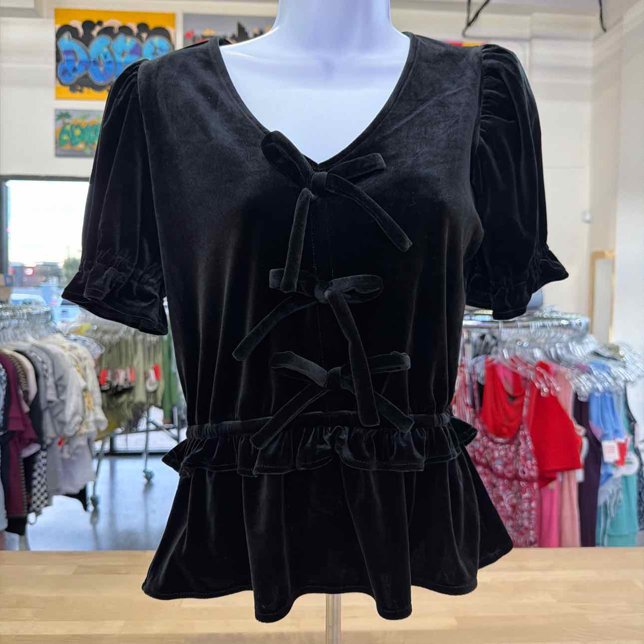 Modern Works Size XS Black Velvet New Blouse SS