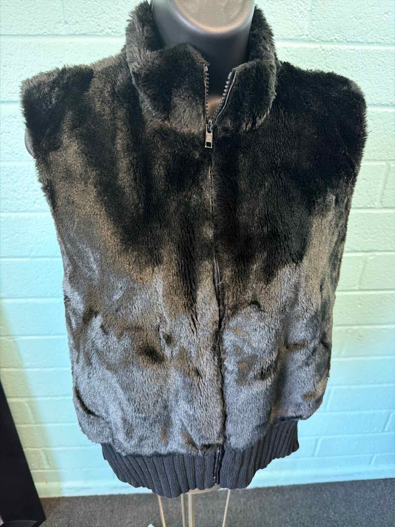Tiara Size XL Black Vest