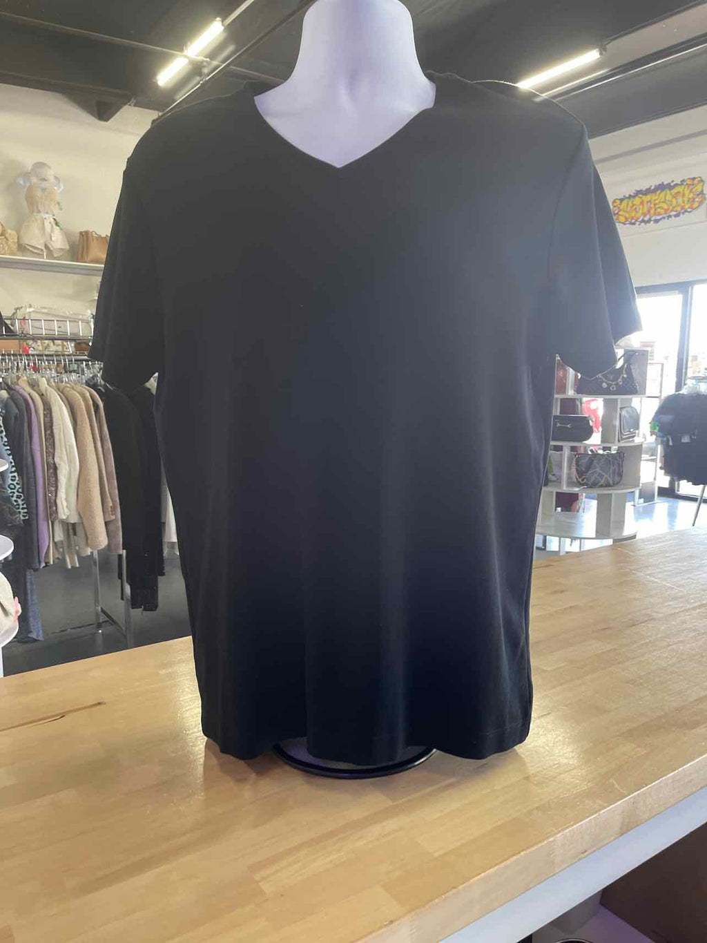 Banana Republic Size M Black Preloved MENS T-shirt