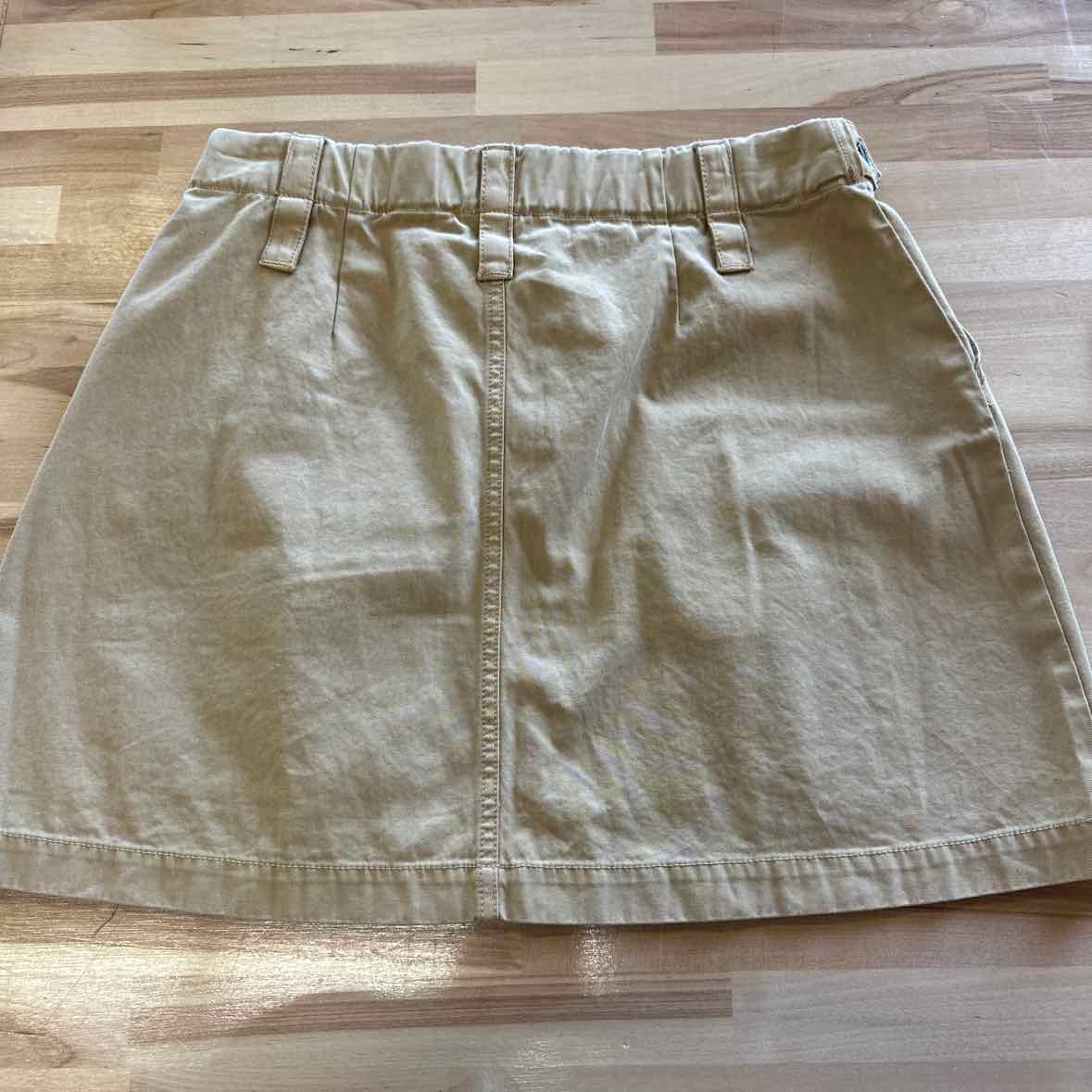 Universal Thread Size 6 Khaki Skirt