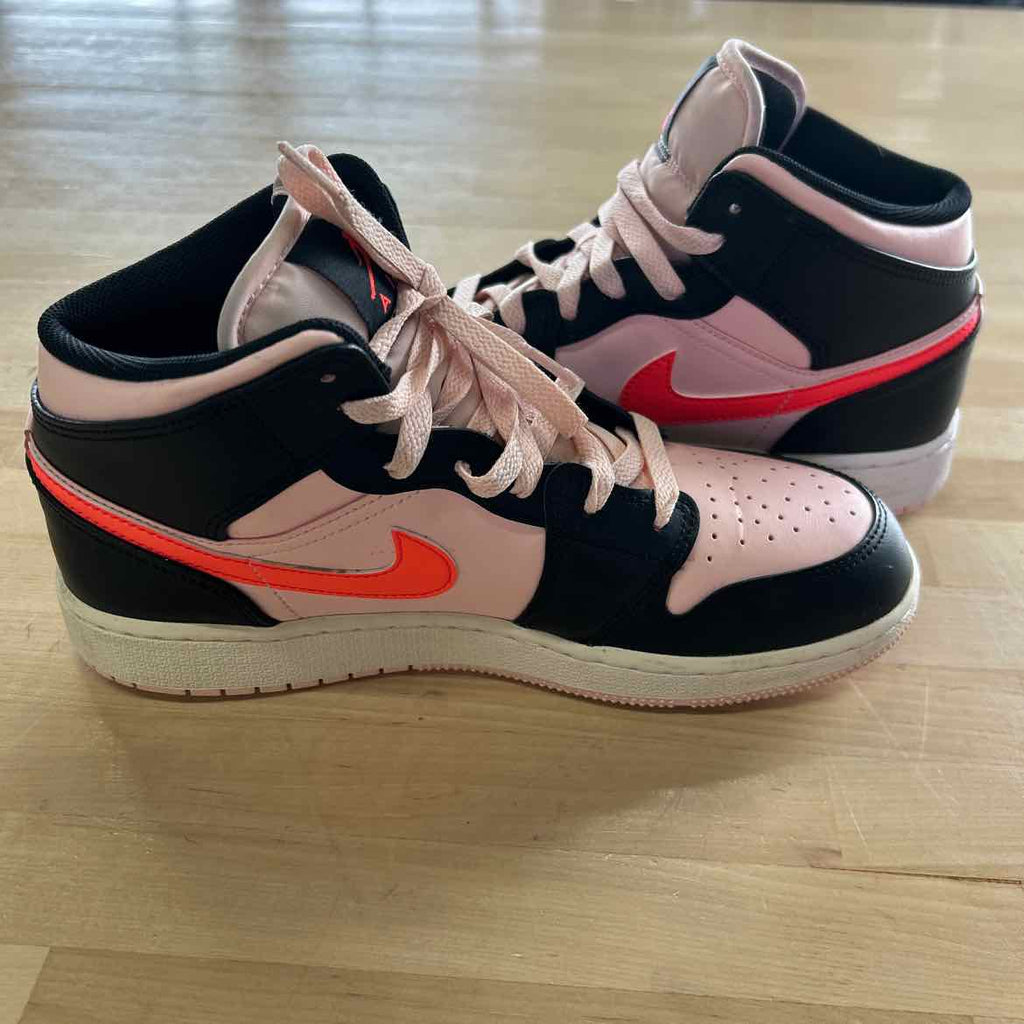 Jordan Air Size 6.5 Pink Black Preloved Sneakers