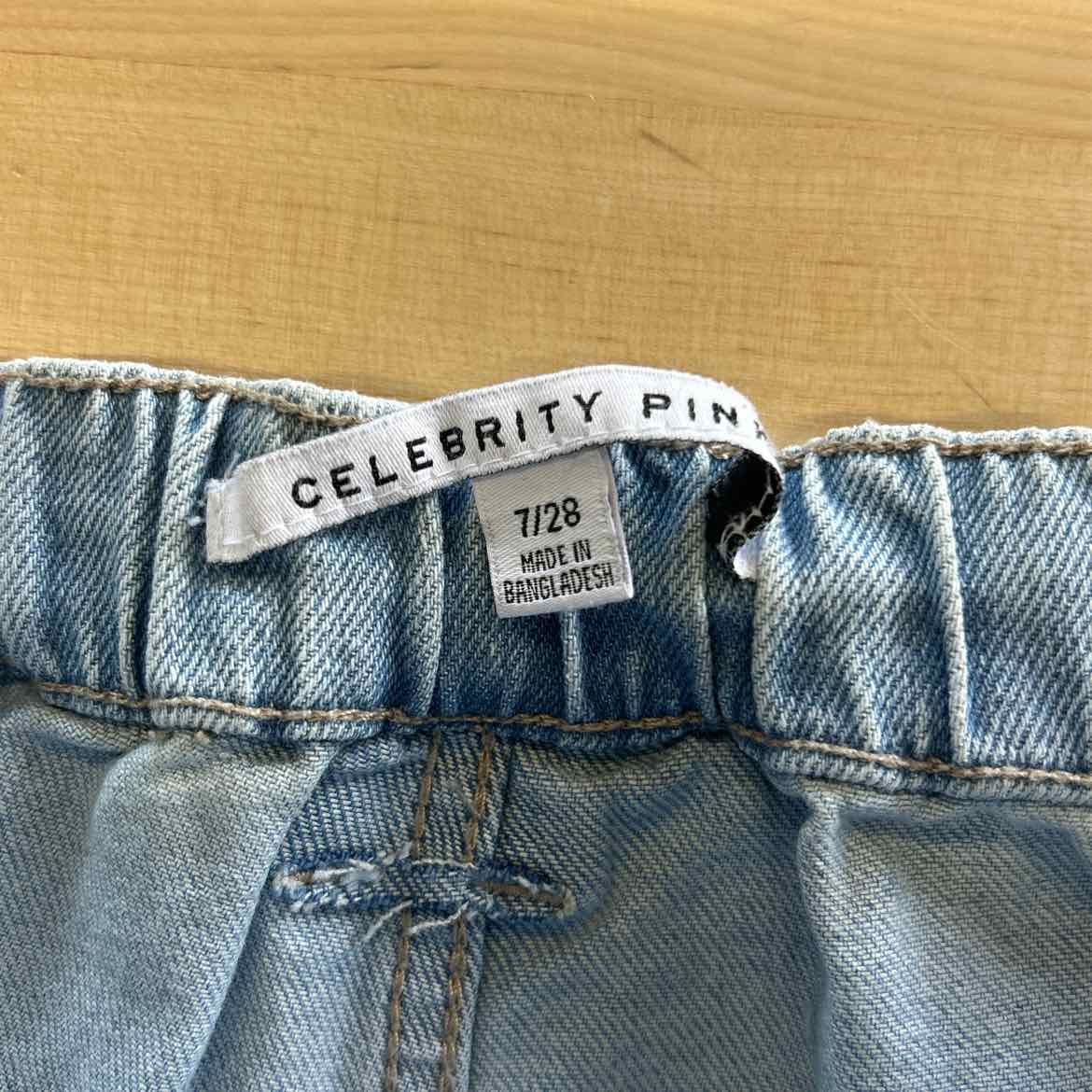 Celebrity Pink Juniors' Mid-Rise Wide-Leg Cargo Jeans - Light Wash