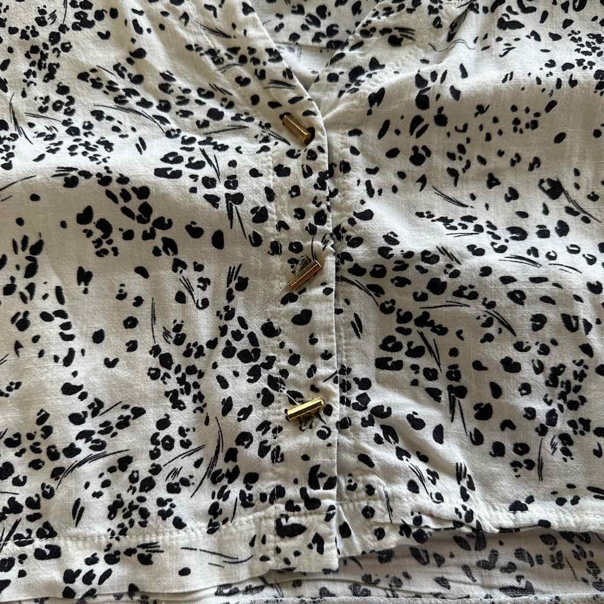 Kirious Size M White Button Down Shirt