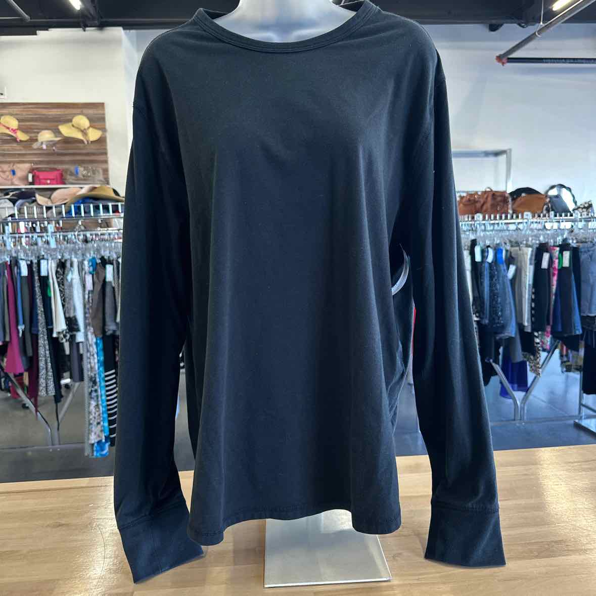 Lucky Brand Size L Black Long Sleeve