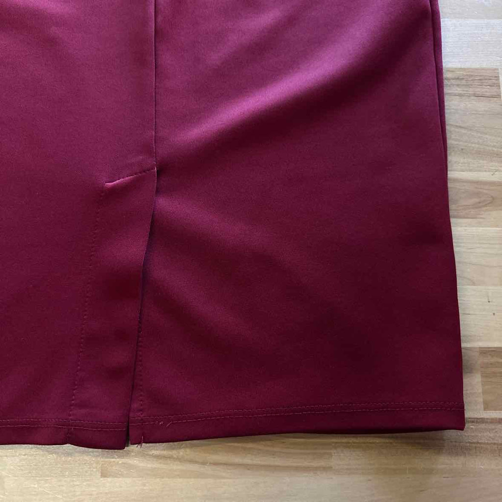 Image Nation Size M Burgundy Skirt