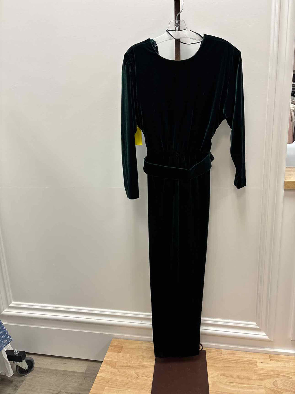 Jessica Howard Size 4 Green Velvet Preloved Dress