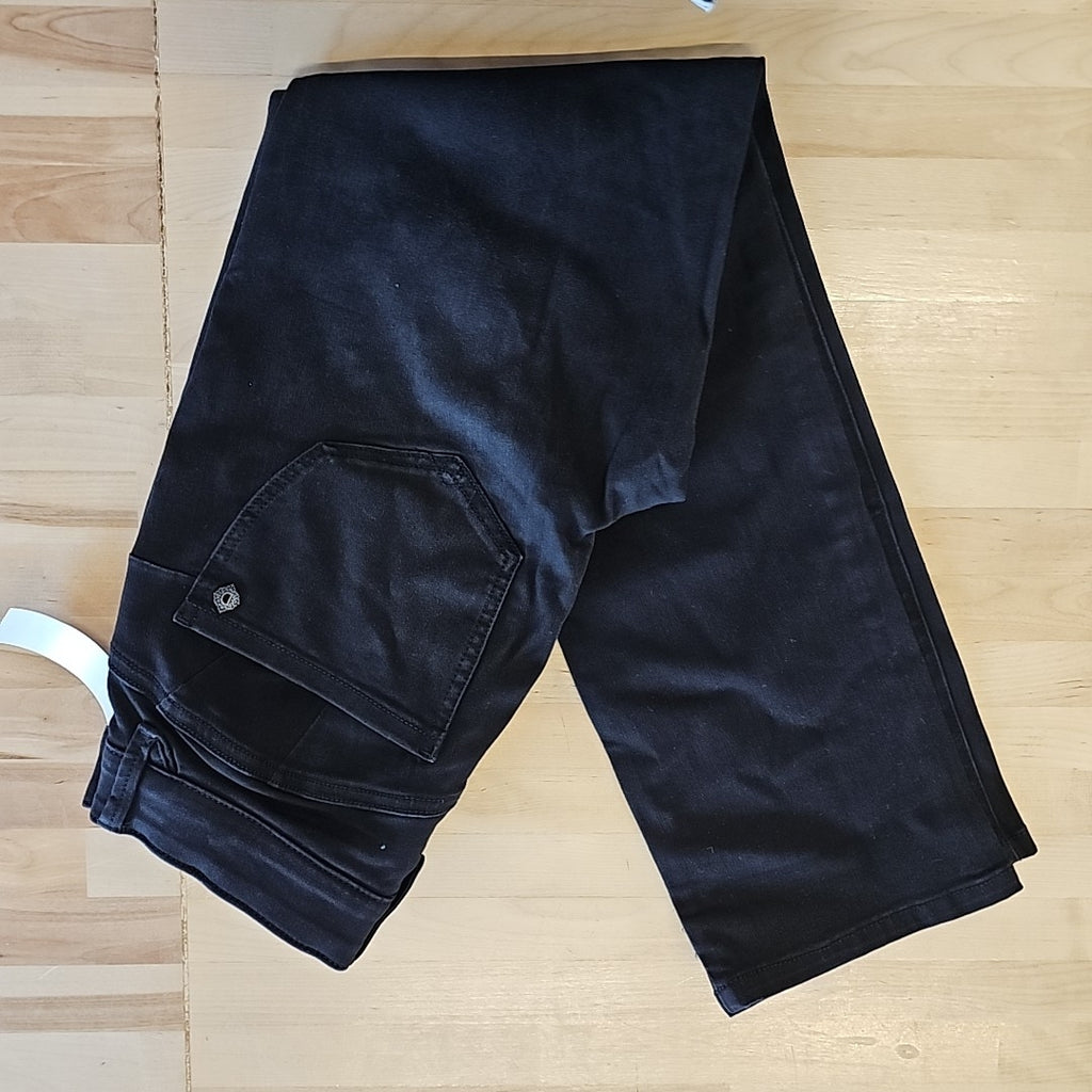 Democracy Women's Petite Ab Solution Straight Leg Jean Black