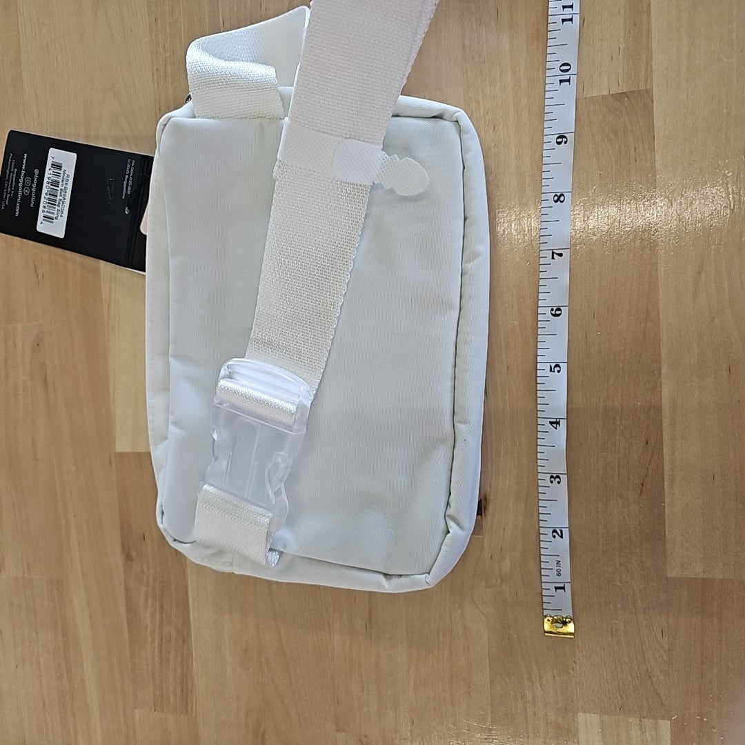 Baggallini Modern Belt Bag Sling Shoulder Women's Handbags White 1, Synth