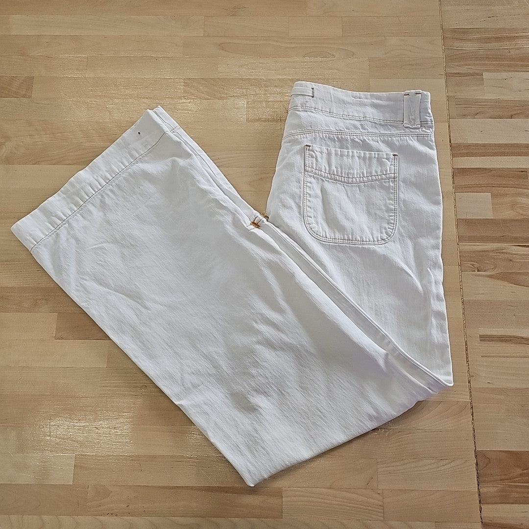 Gap Size 6 White Pants