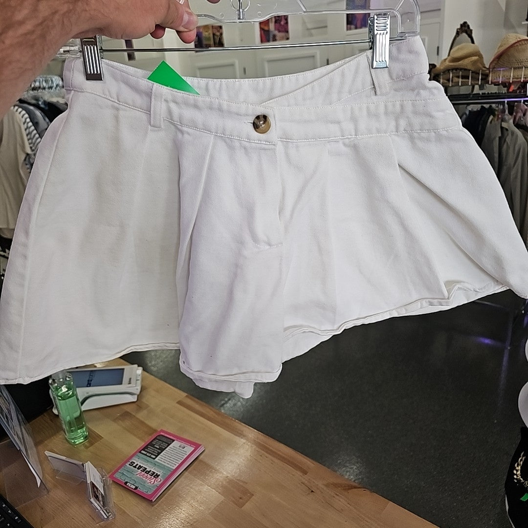 Le Lis Size M White Preloved Skirt
