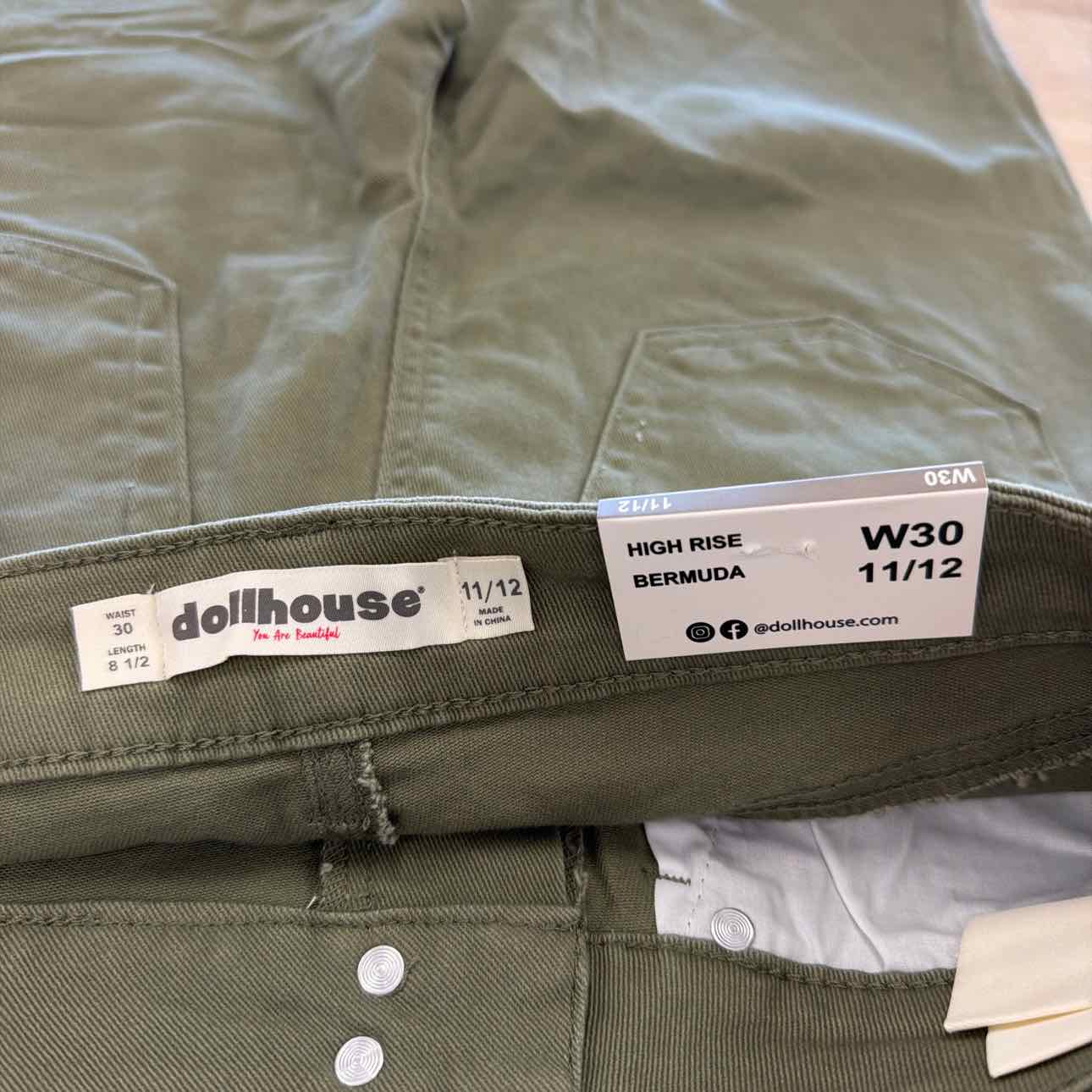 dollhouse Women Size 30 Green New Shorts