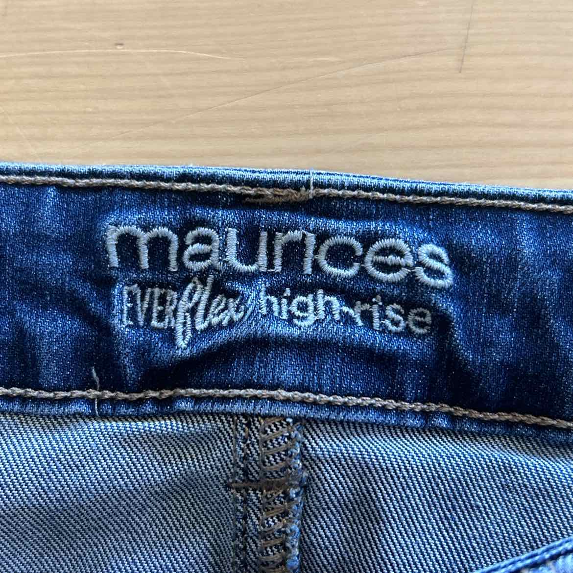 Maurices Size 16 Blue Denim Preloved Jeans
