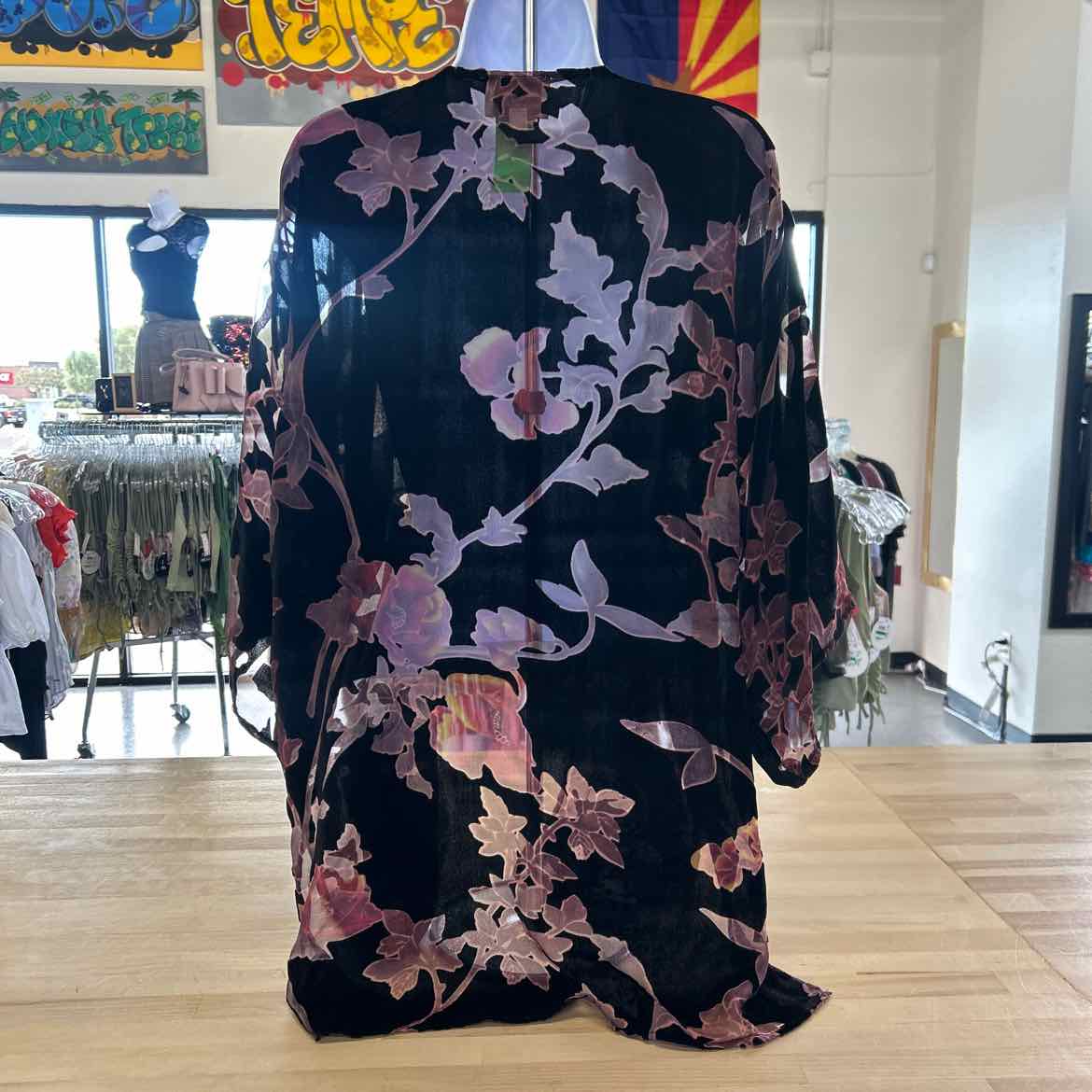 Hinge Women Size OS Black Shawl