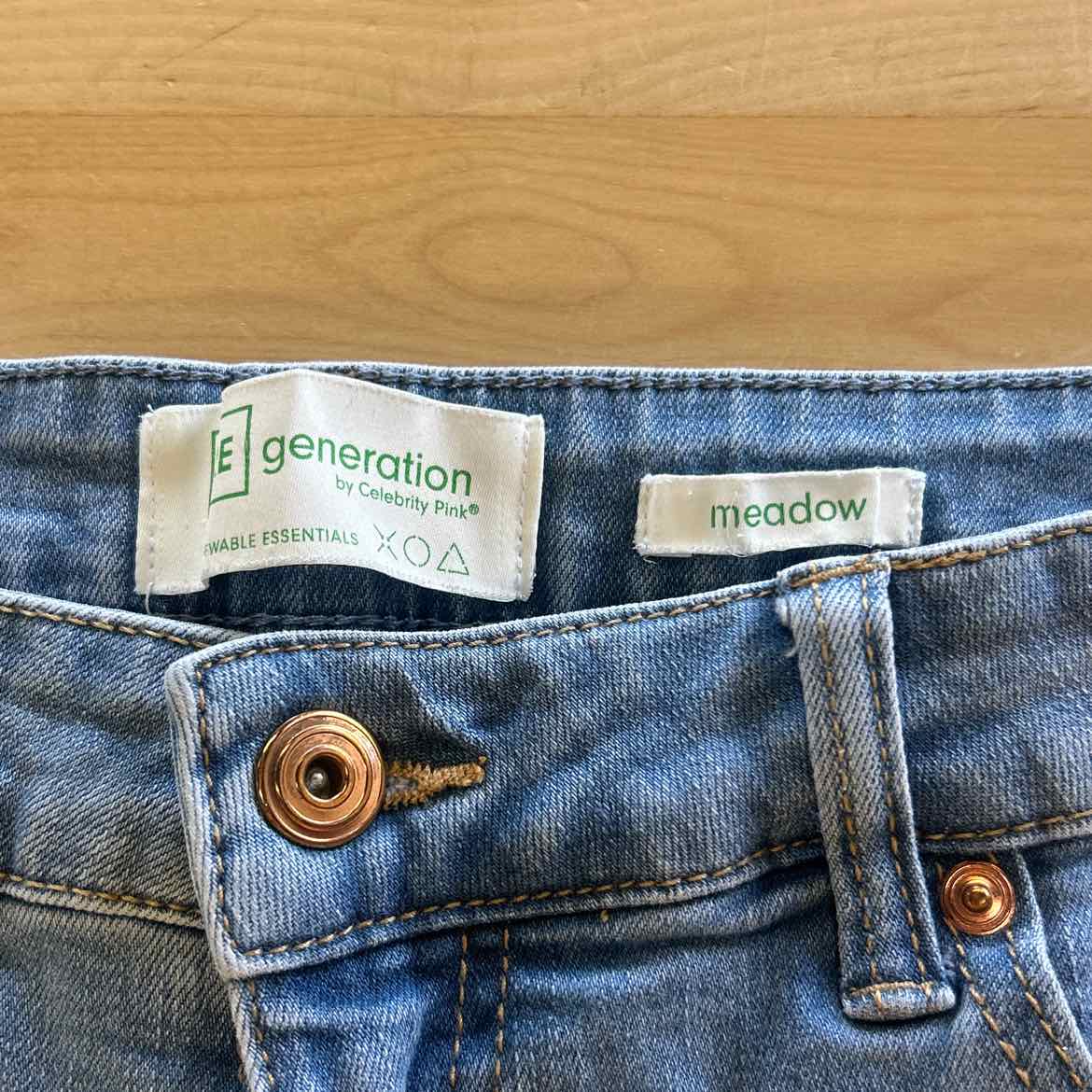 Celebrity pink Women Size 5 Light Blue Denim Preloved Shorts