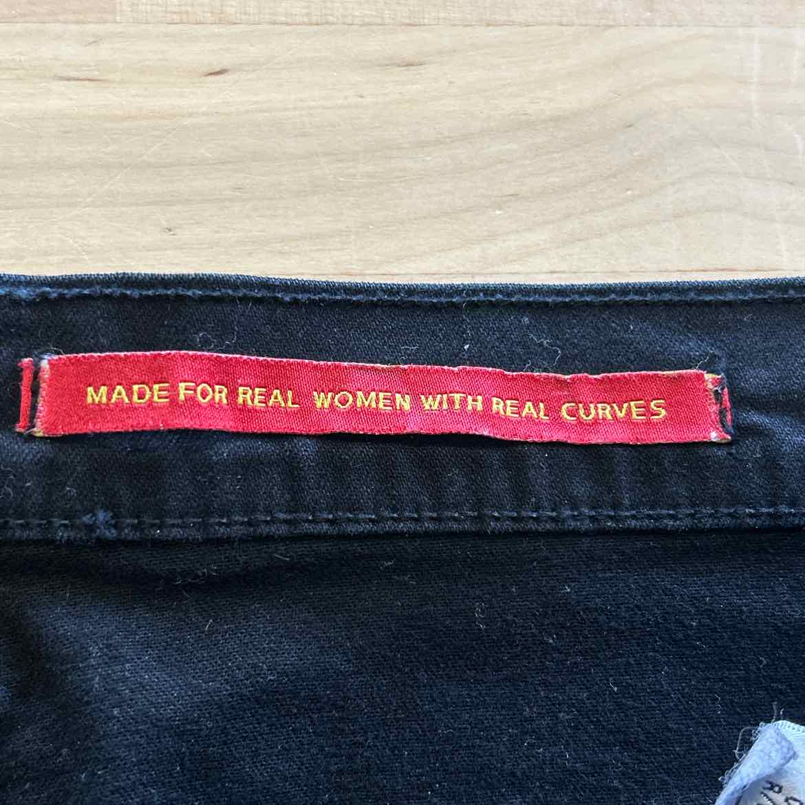 NYDJ Size 8 Black Preloved Pants