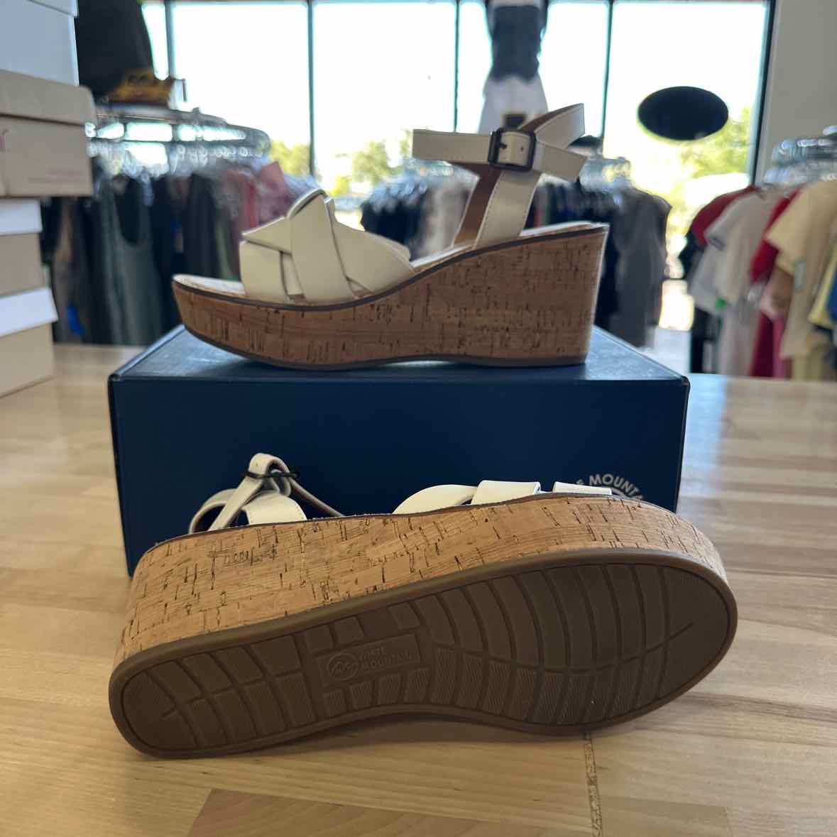 White Mountain Shoe Size 8 Wedges