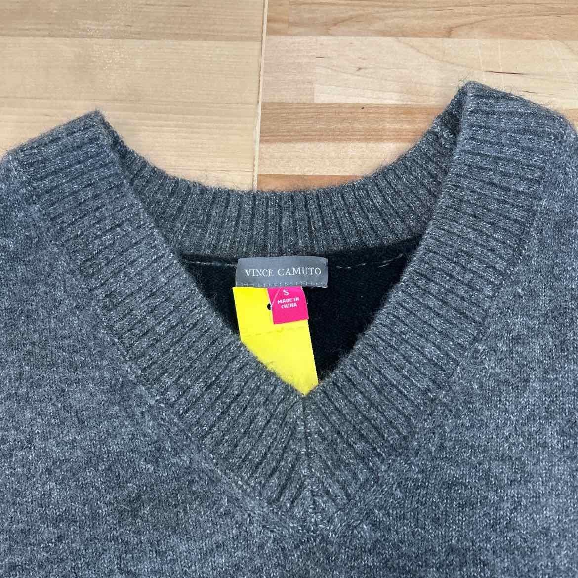 Vince Size S Gray Preloved Sweater