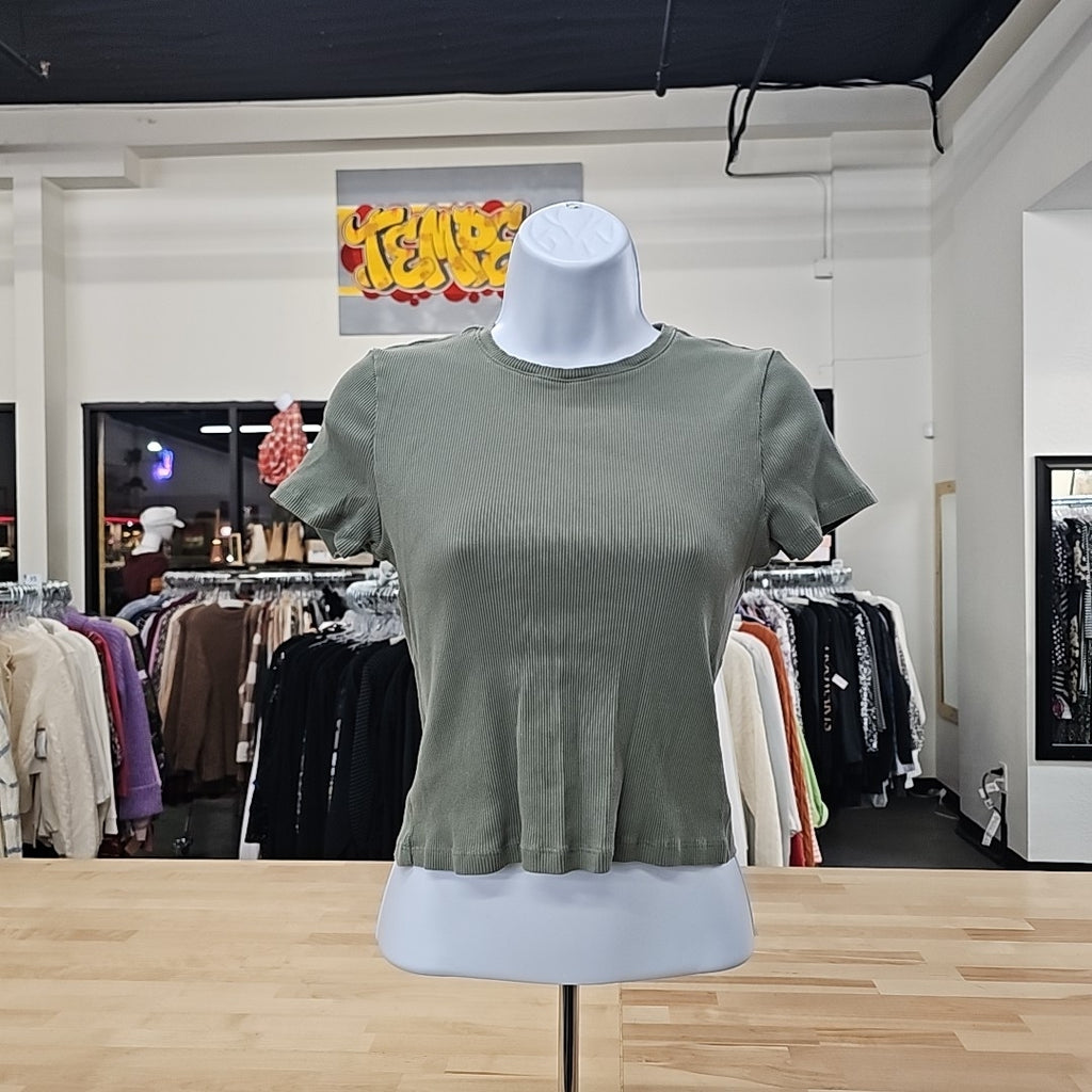 Divided Size S Green T-shirt