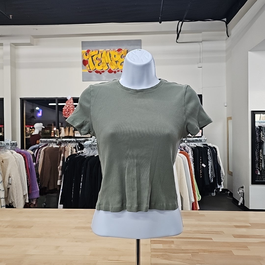 Divided Size S Green T-shirt