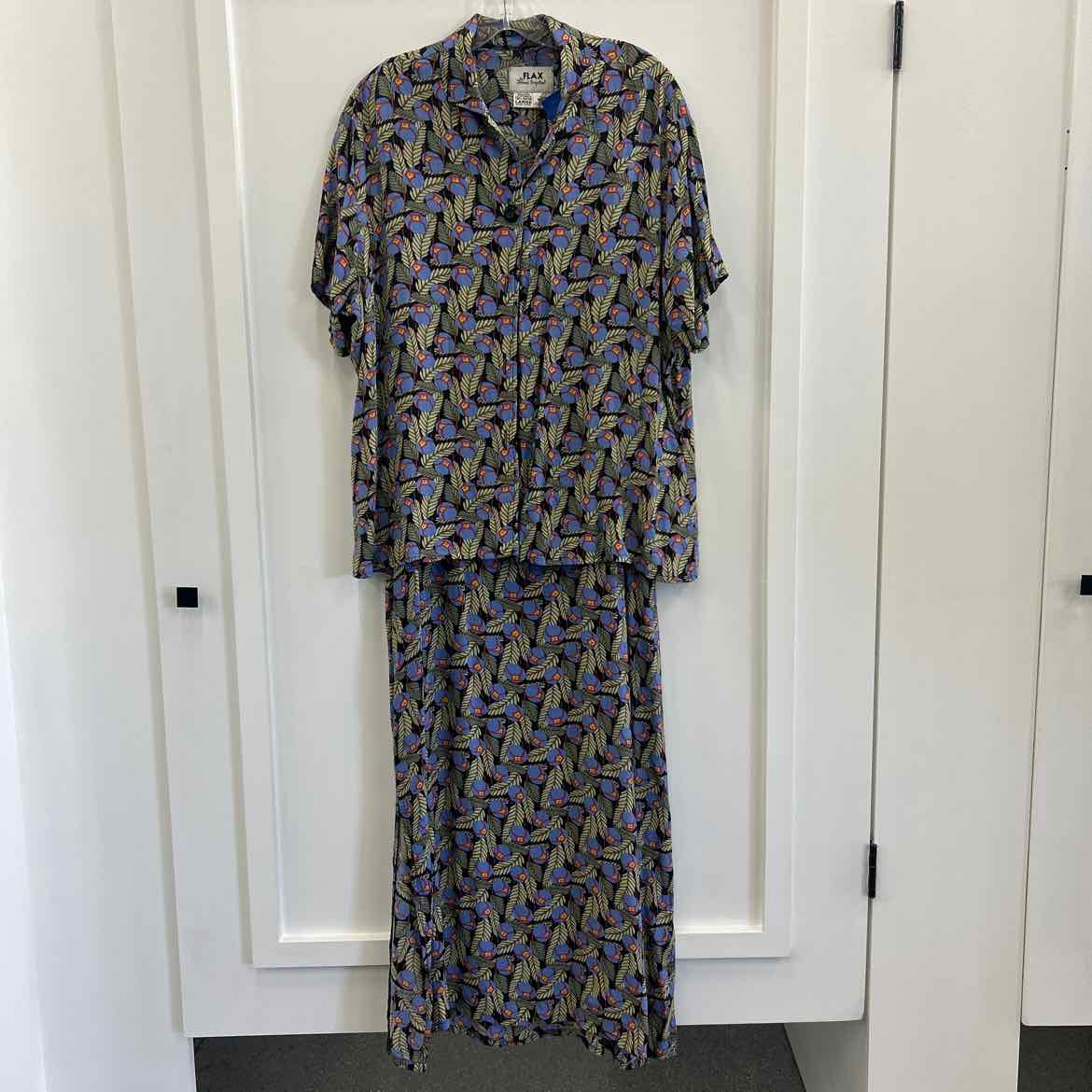 FLAX Size L Green 2 pc Dress Set