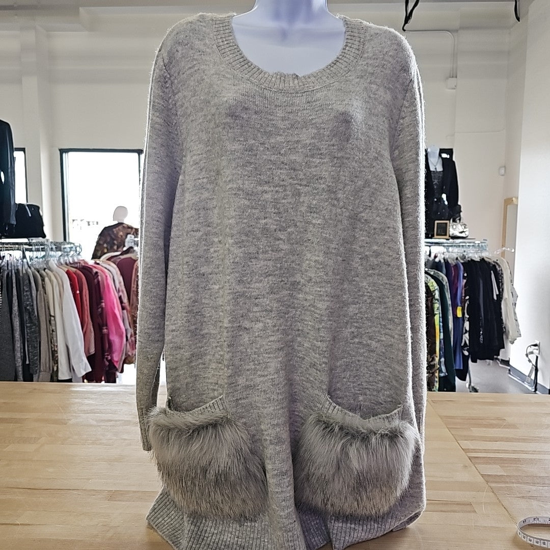 Lane Bryant Size 22/24 Gray Sweater