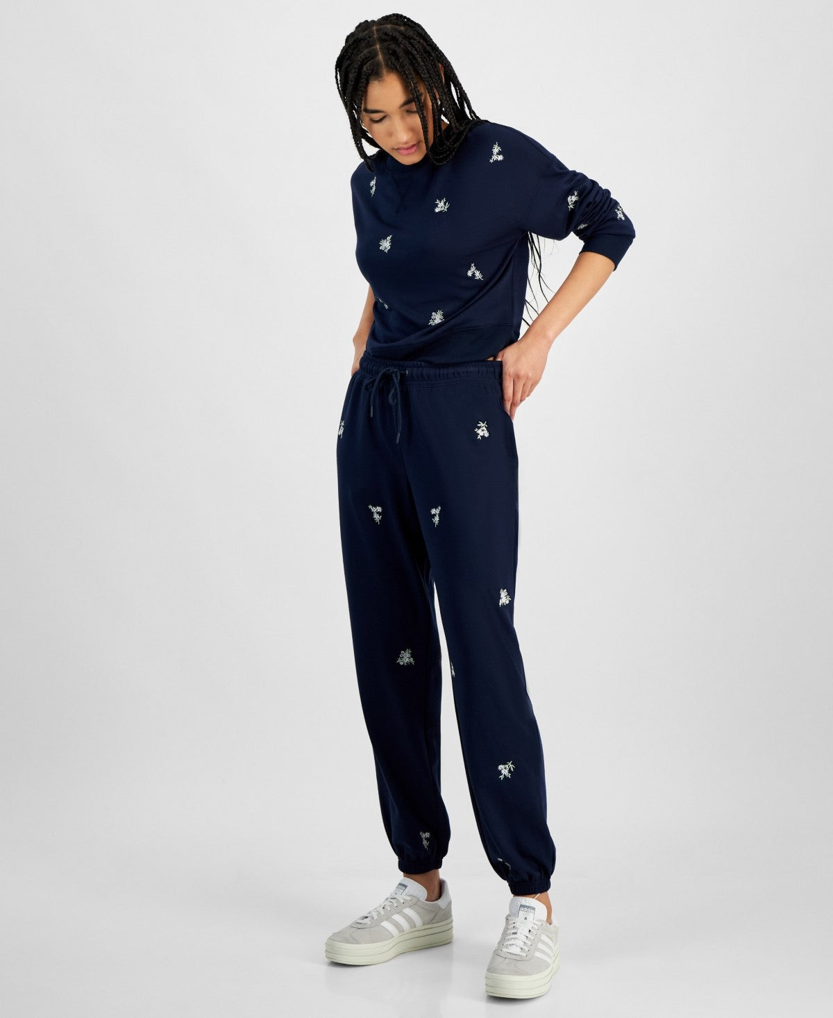 Hippie Rose Juniors' Floral-Embroidered Sweatpants