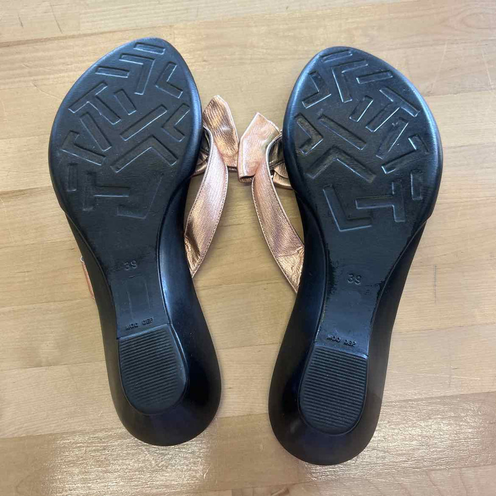 Dezario Size 8 Pink Preloved Sandals