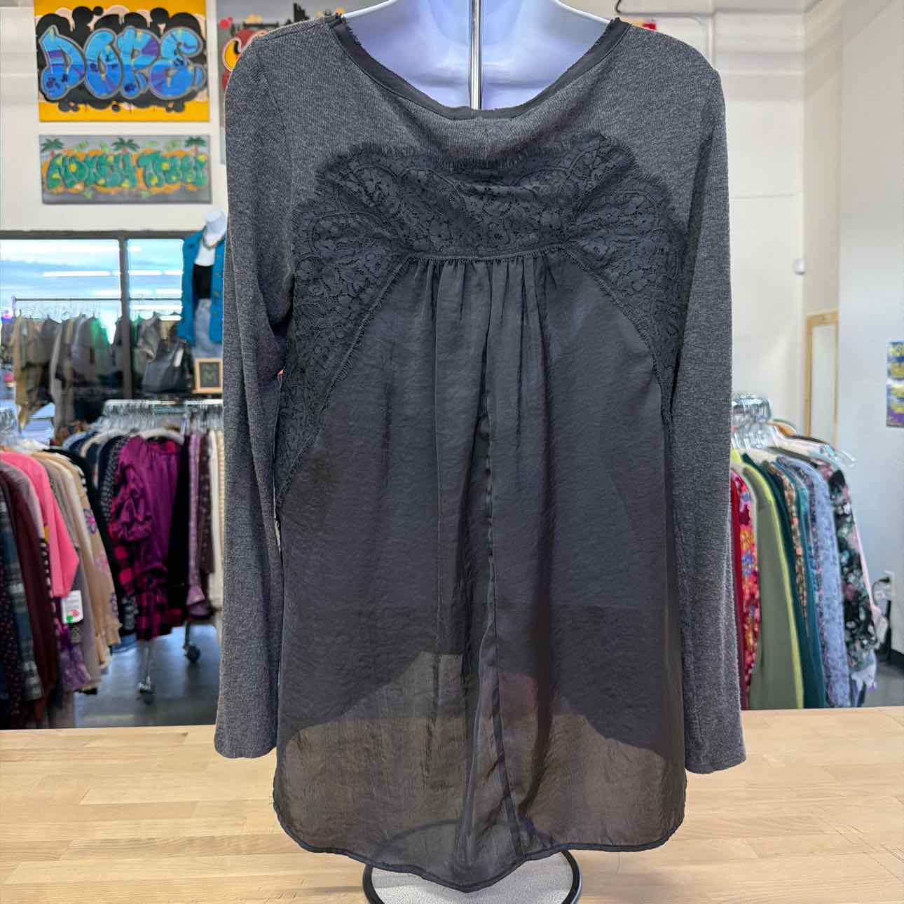 Bordeaux Size S Gray Preloved Long Sleeve