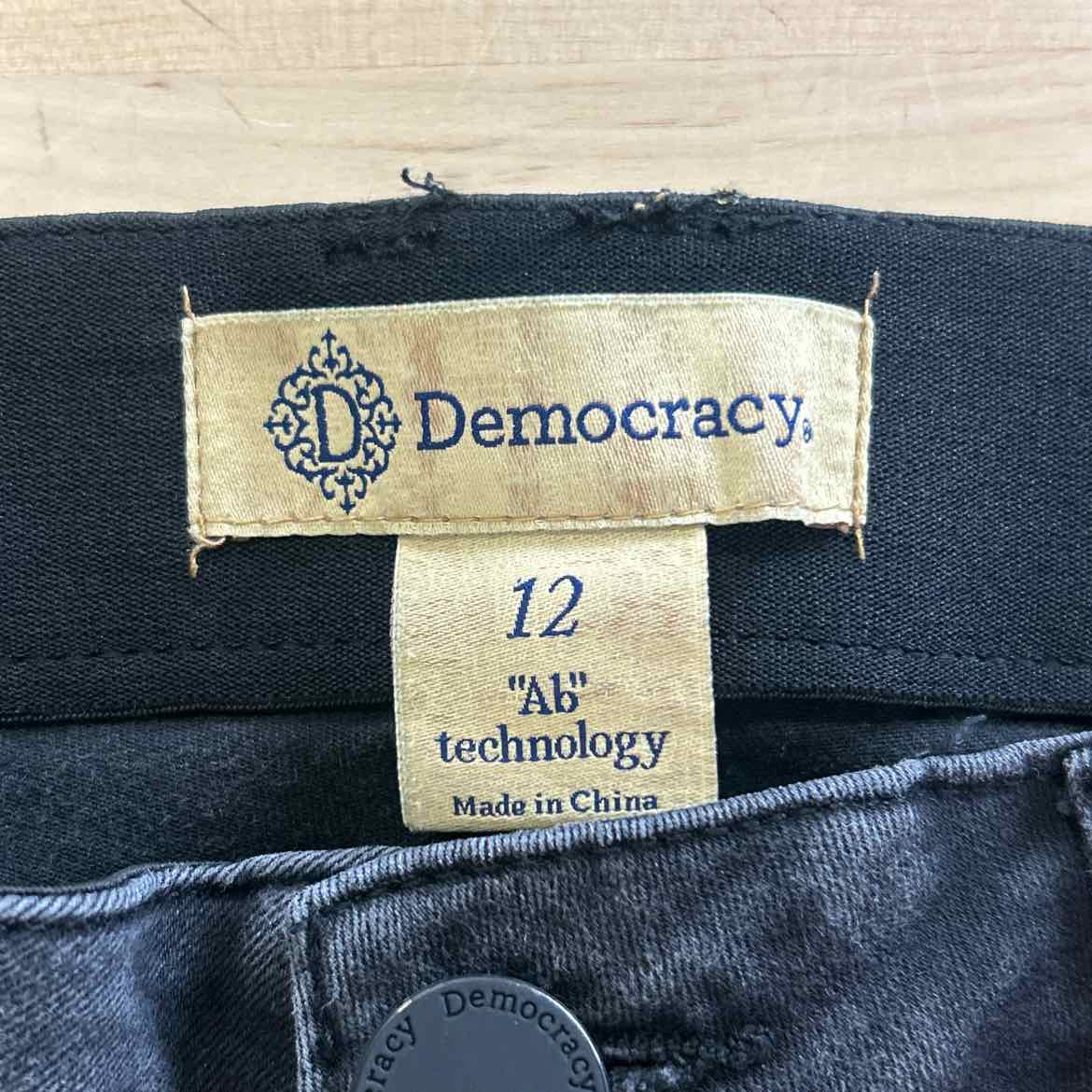Democracy Size 12 Gray Denim Preloved Jeans