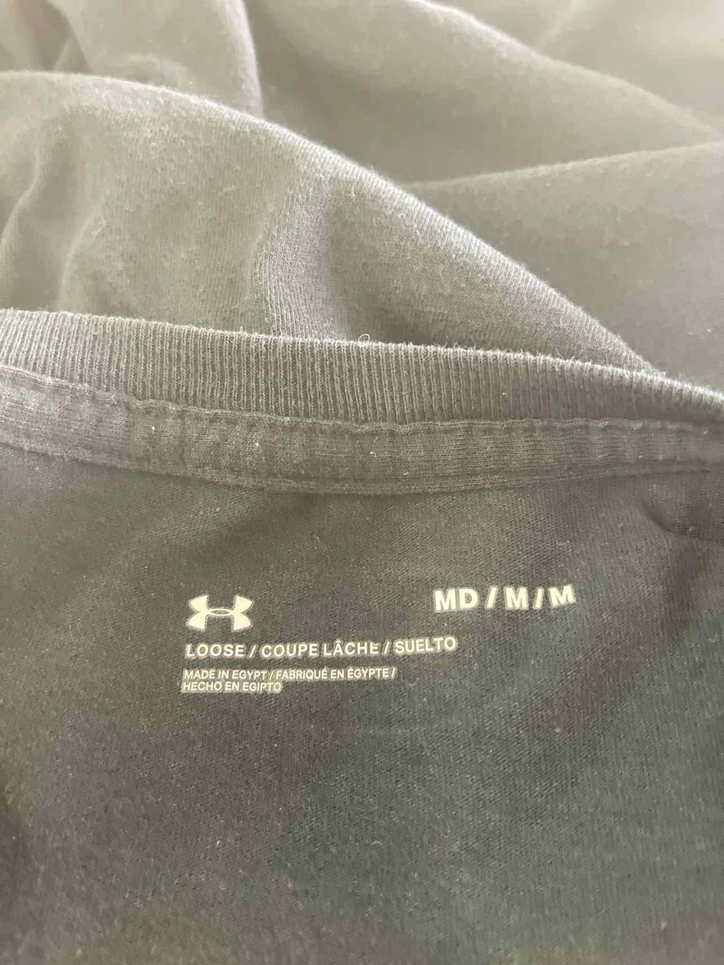 Under Armour Size M Black Preloved MENS T-shirt
