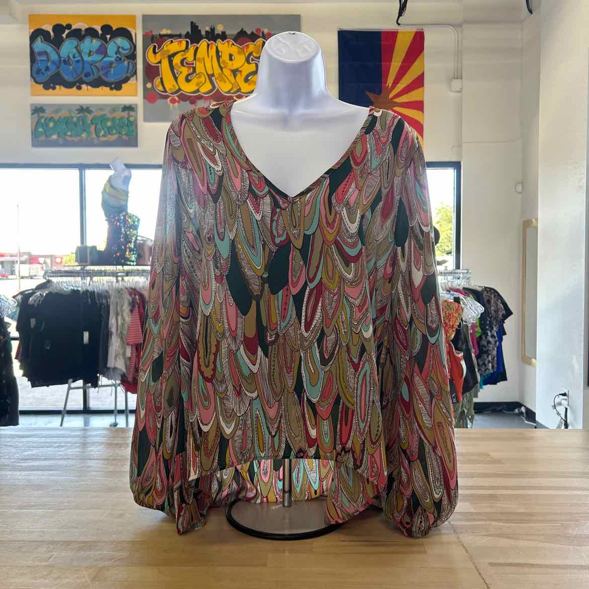 Eight Sixty Size L Multi-Color Preloved Blouse LS
