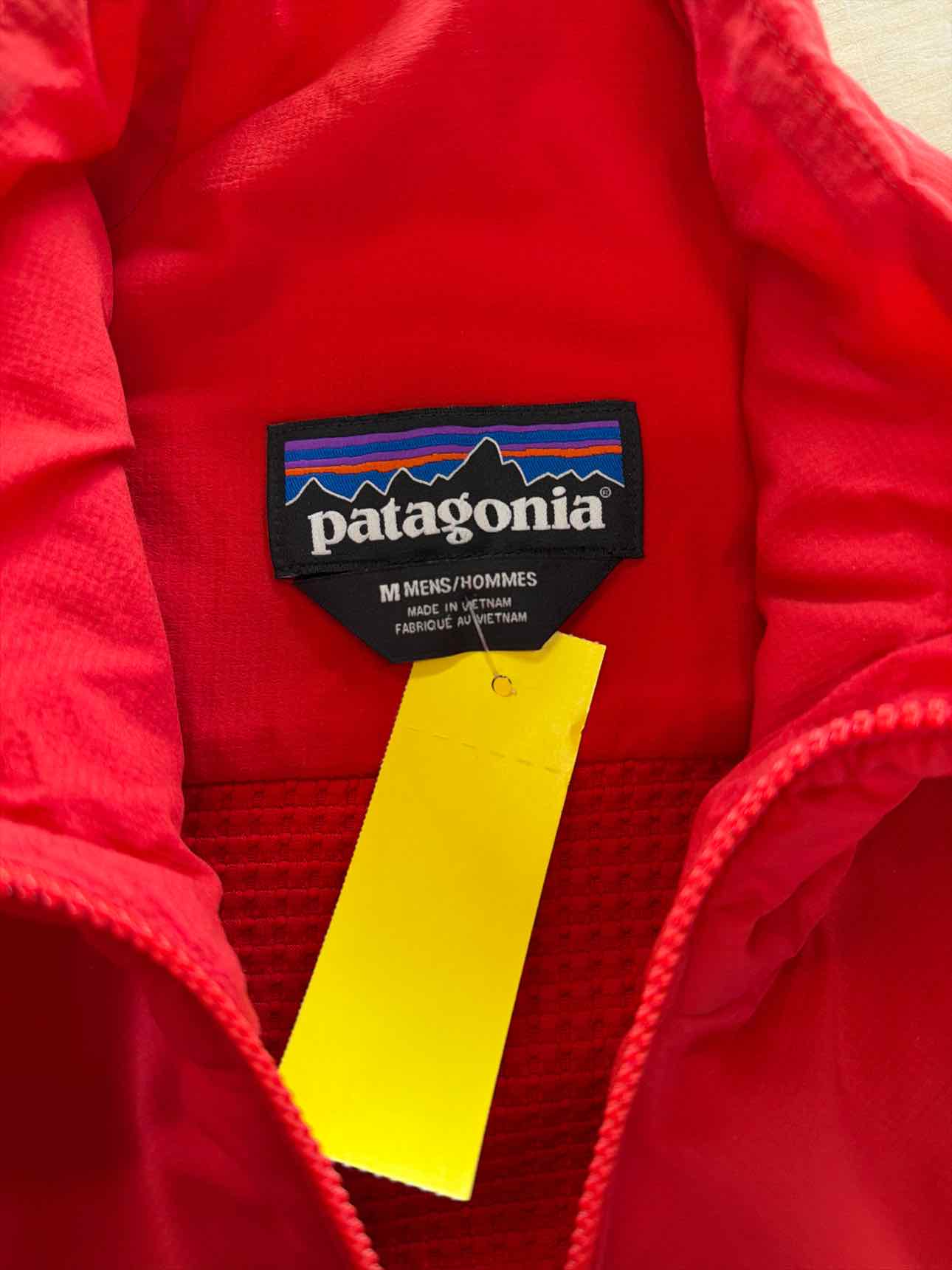 Patagonia Size M Red MENS Jacket
