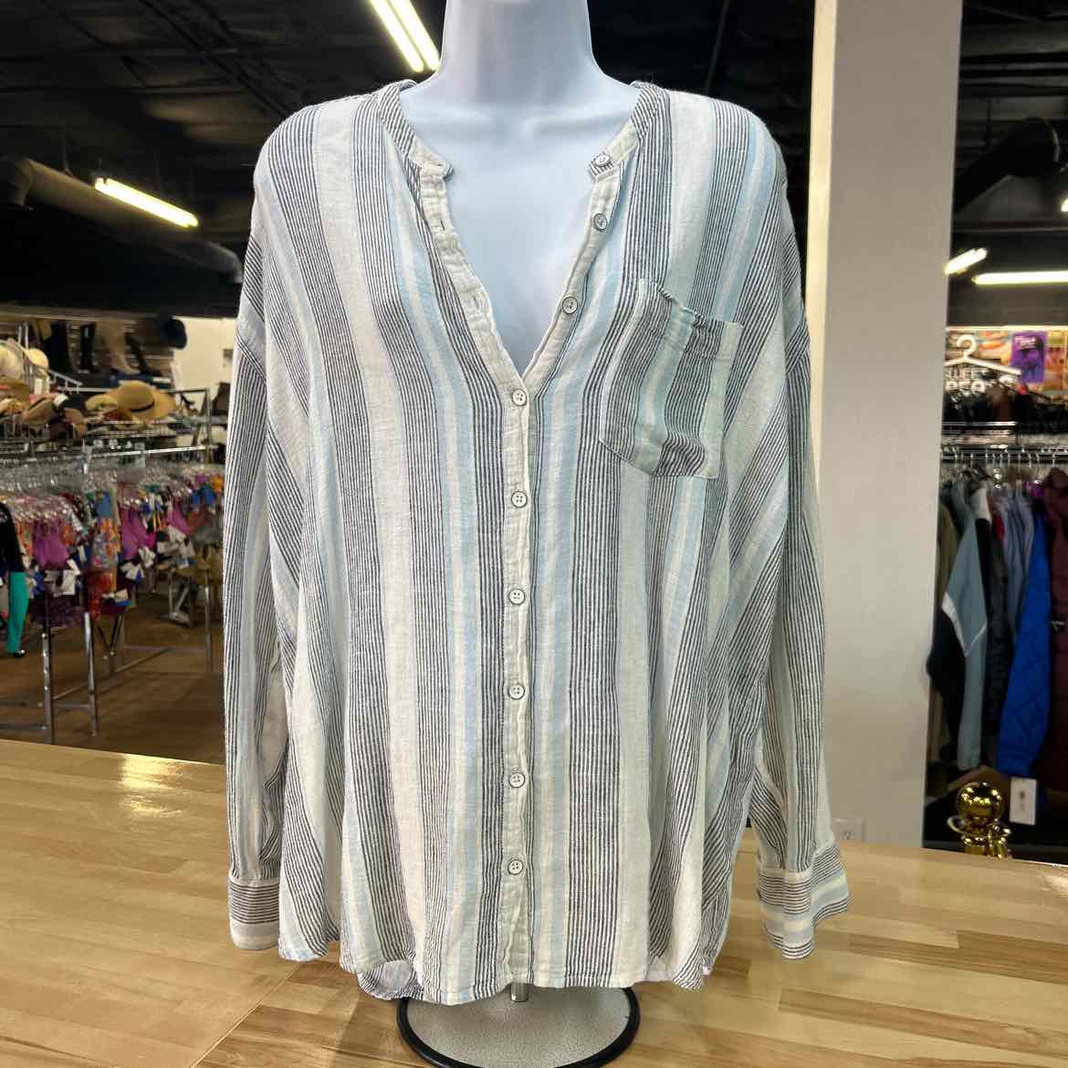Splendid Size S White Blue Preloved Button Down LS