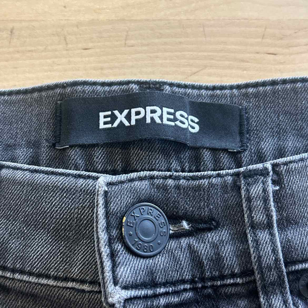 Express Women Size 4 Black Preloved Shorts