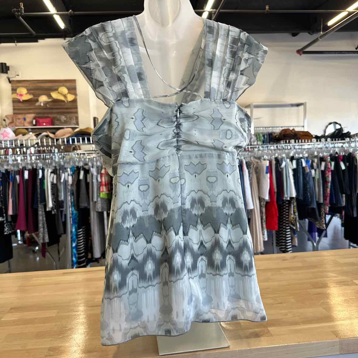 Madison Paige Size M Gray Sleeveless